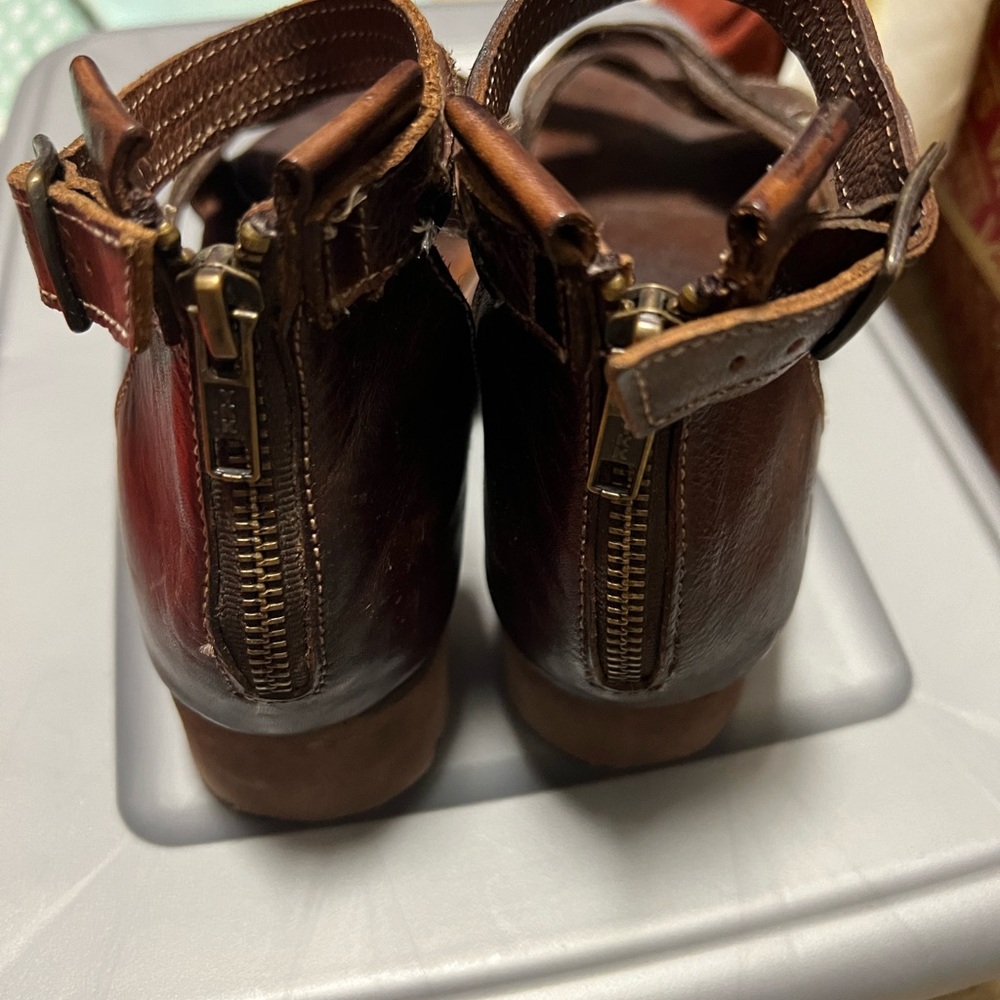 Dark brown Bed Stu sandals. - Picture 4 of 5